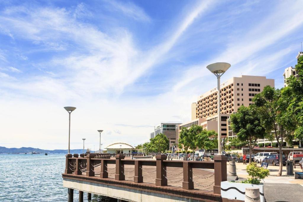 Seapark Condotel Hotel Kota Kinabalu Exterior foto